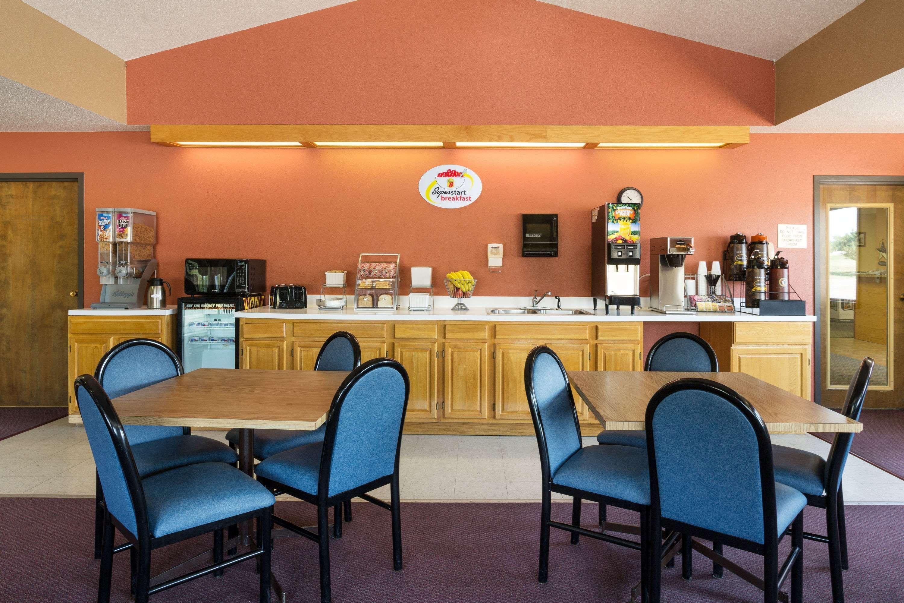 Motel Super 8 By Wyndham Hot Springs Exteriér fotografie
