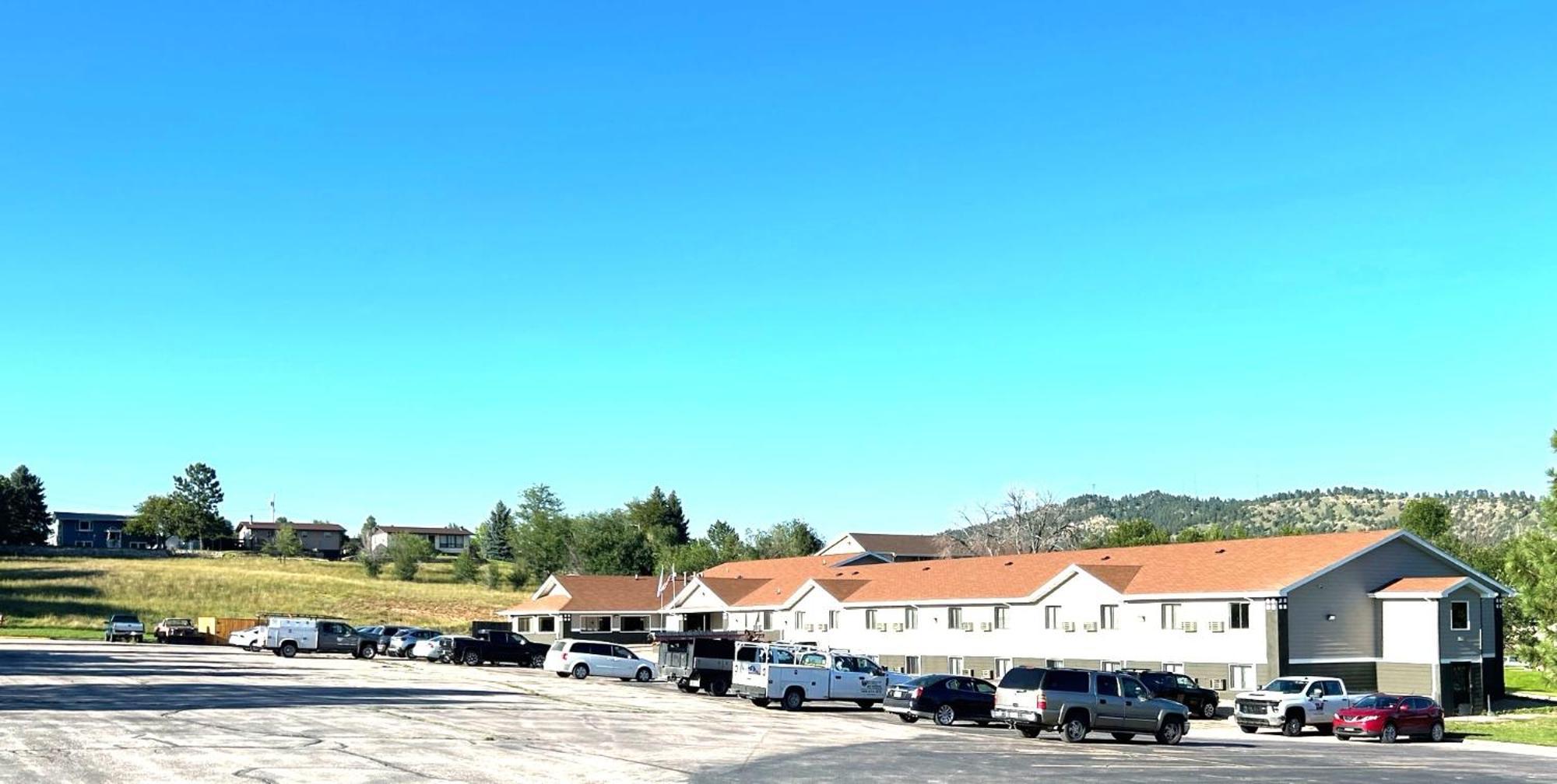 Motel Super 8 By Wyndham Hot Springs Exteriér fotografie